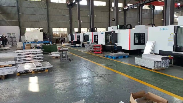 科鼎數(shù)控告知您鋁型材加工中心機(jī)床v18型號(hào)優(yōu)勢(shì)有哪些？