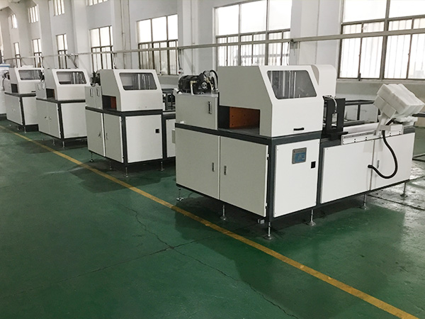 安裝鋁材自動切割機(jī)中導(dǎo)軌應(yīng)注意些什么？-科鼎數(shù)控