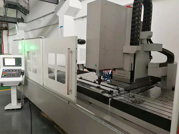 數(shù)控鋁加工中心怎么提高精度？-科鼎鑫