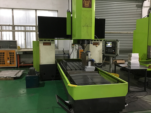 汽車電池托盤,水冷板焊接設備哪里有？科鼎數(shù)控摩擦攪拌焊接設備