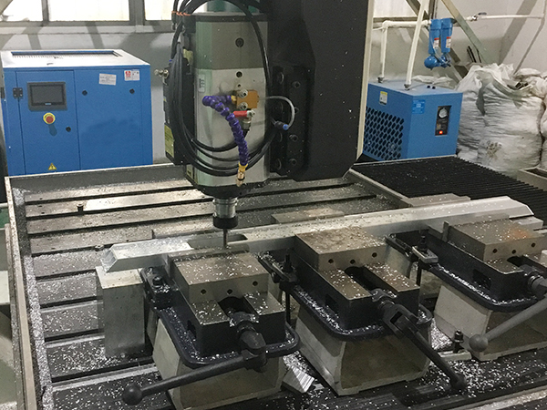 五軸加工中心與三軸加工中心區(qū)別大嗎？-科鼎數(shù)控