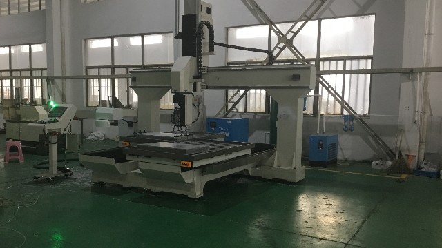 龍門加工中心采購的時候需要注意什么？