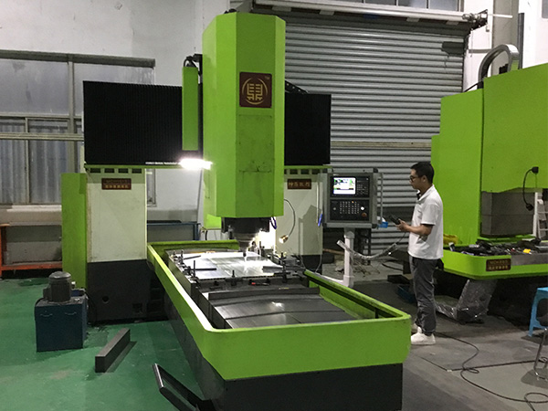 摩擦攪拌焊機設(shè)備操作注意事項-科鼎數(shù)控